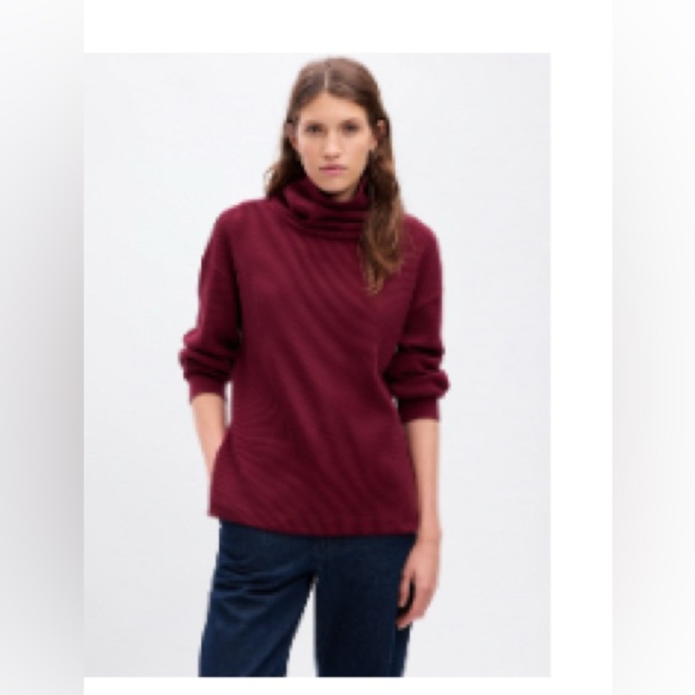NWT Gap Split-Hem Waffle Turtleneck Shirt in Purple Red Delicious
